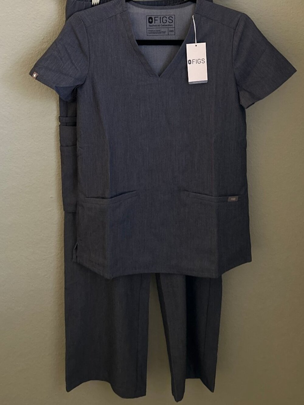 NWT FIGS Medical Scrub Set ~ XXS ~ Performance Pant & Casma 3-Pocket Top